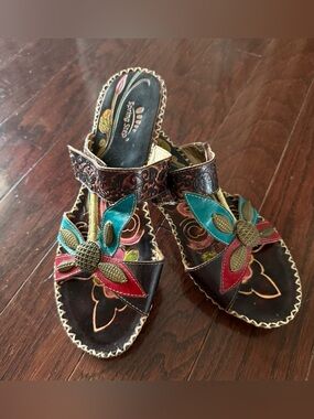 L’Artiste Pola Leather Wedge Sandal by Spring Step